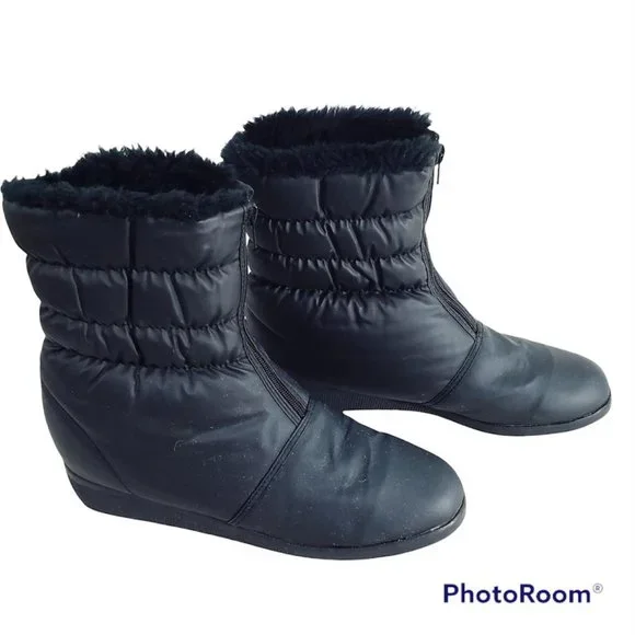 Comb Last Woman's Sz 11M Snow boots black almond toe fur lined rubber soles - Picture 2 of 12